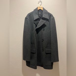 Never been worn men’s Express peacoat. Excellent condition!